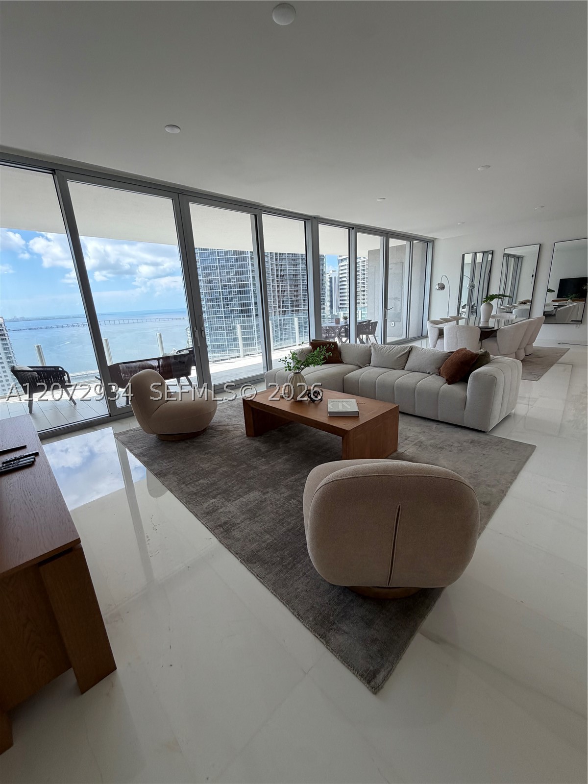 300 Biscayne Boulevard Way #2902E, Miami FL 33131