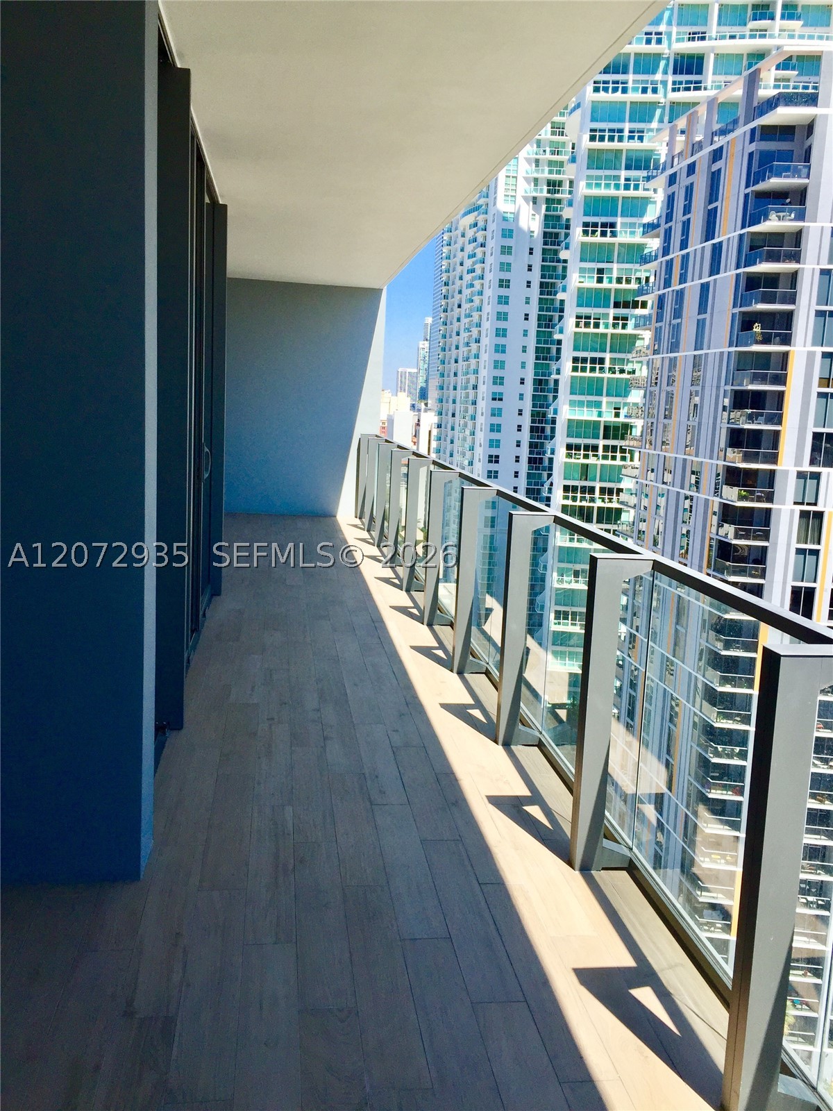 68 SE 6th St #1207, Miami FL 33131