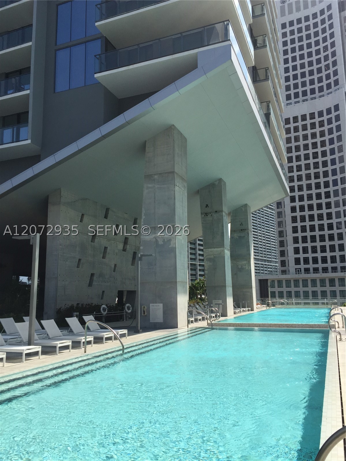 68 SE 6th St #1207, Miami FL 33131