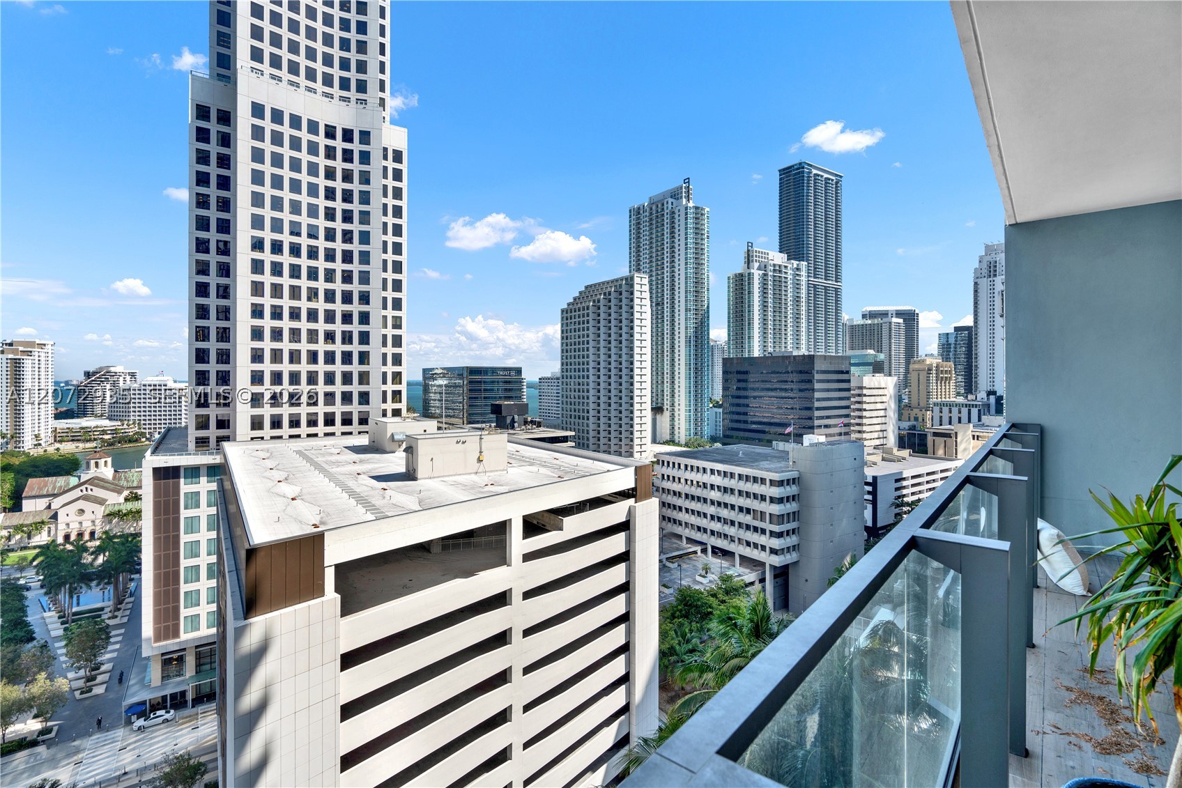 68 SE 6th St #1207, Miami FL 33131