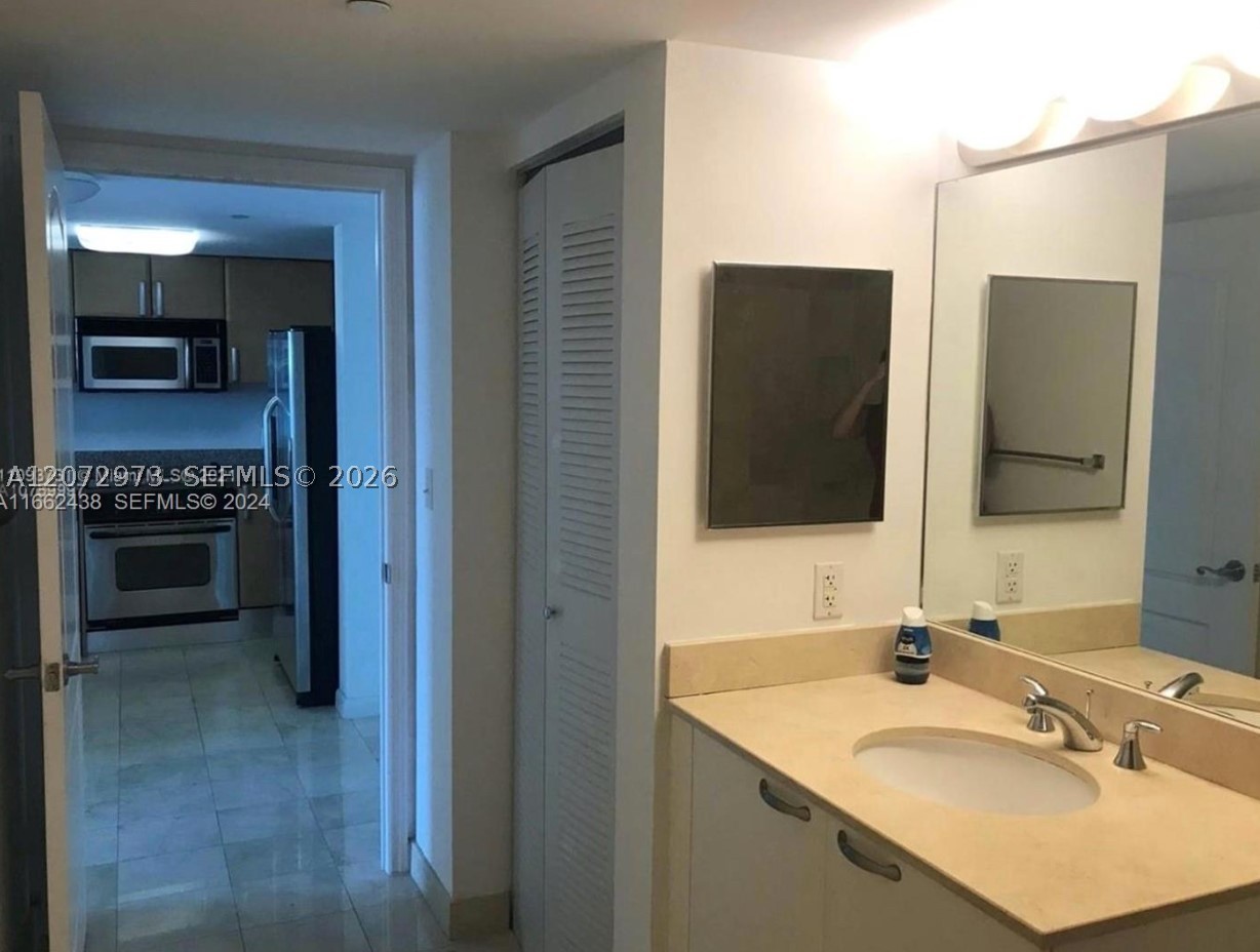 2101 Brickell Ave #1902, Miami FL 33129