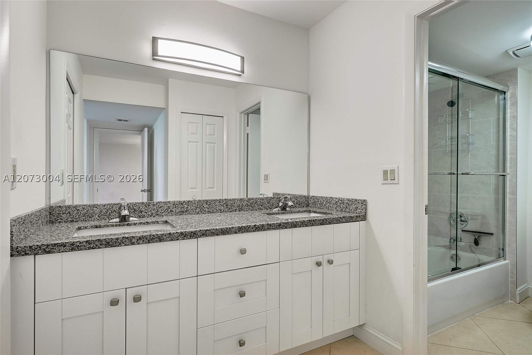 231 Lakeview Drive #103, Weston FL 33326