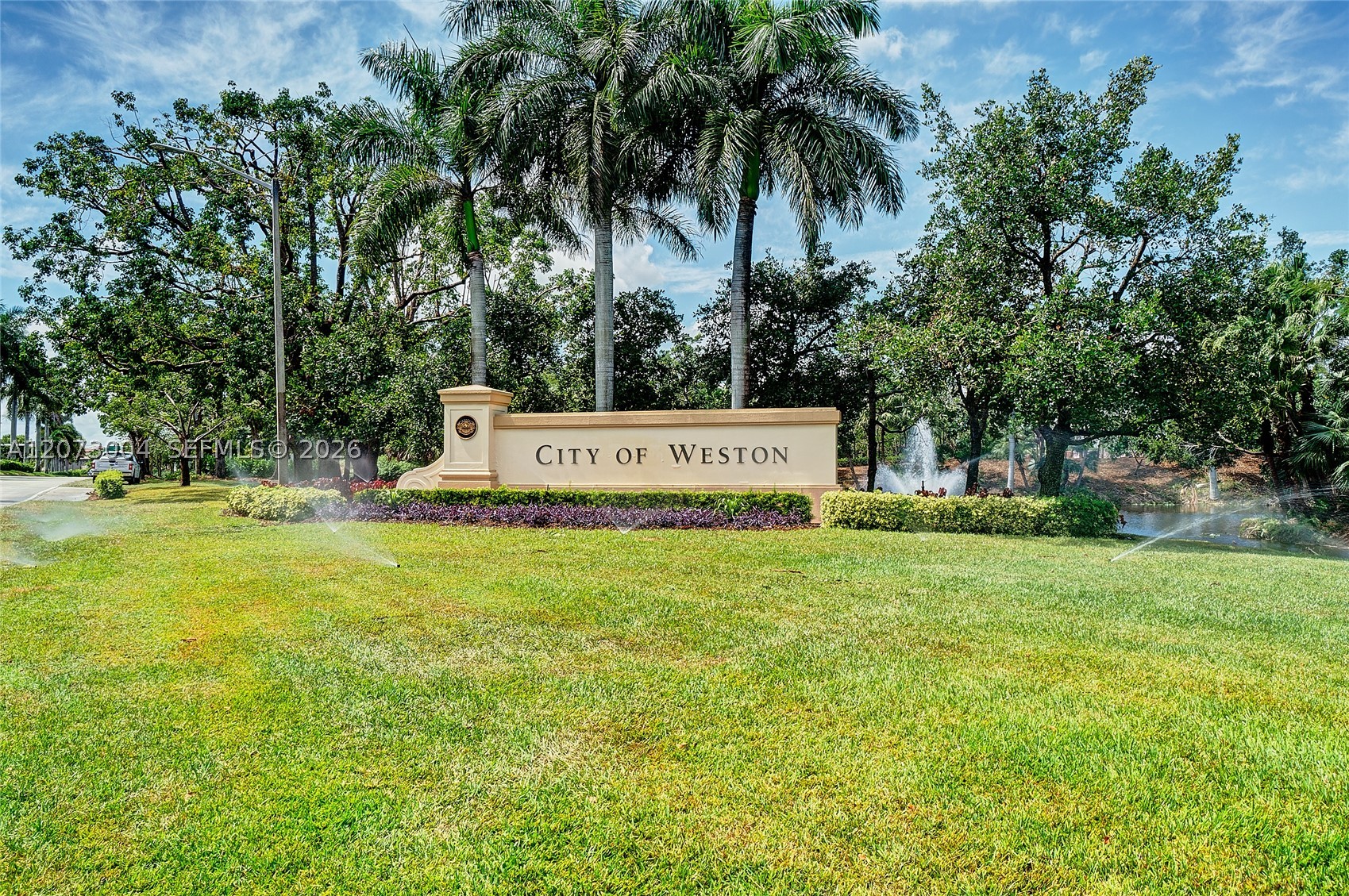 231 Lakeview Drive #103, Weston FL 33326