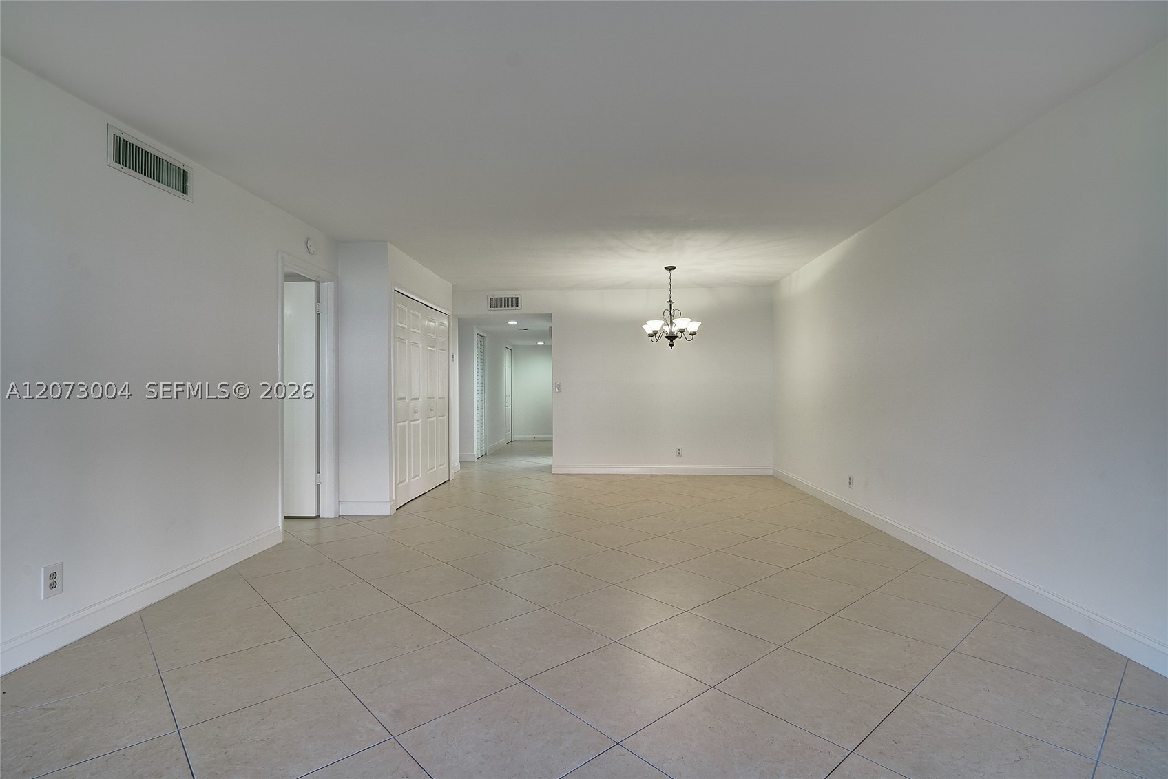 231 Lakeview Drive #103, Weston FL 33326