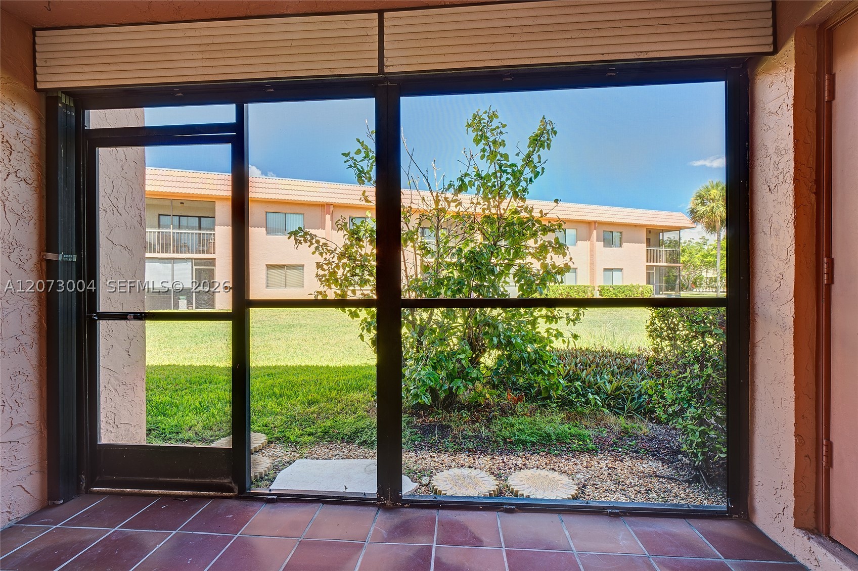 231 Lakeview Drive #103, Weston FL 33326