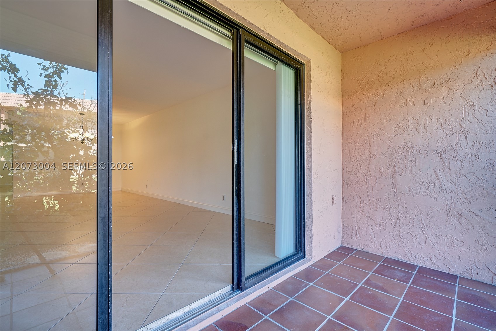 231 Lakeview Drive #103, Weston FL 33326