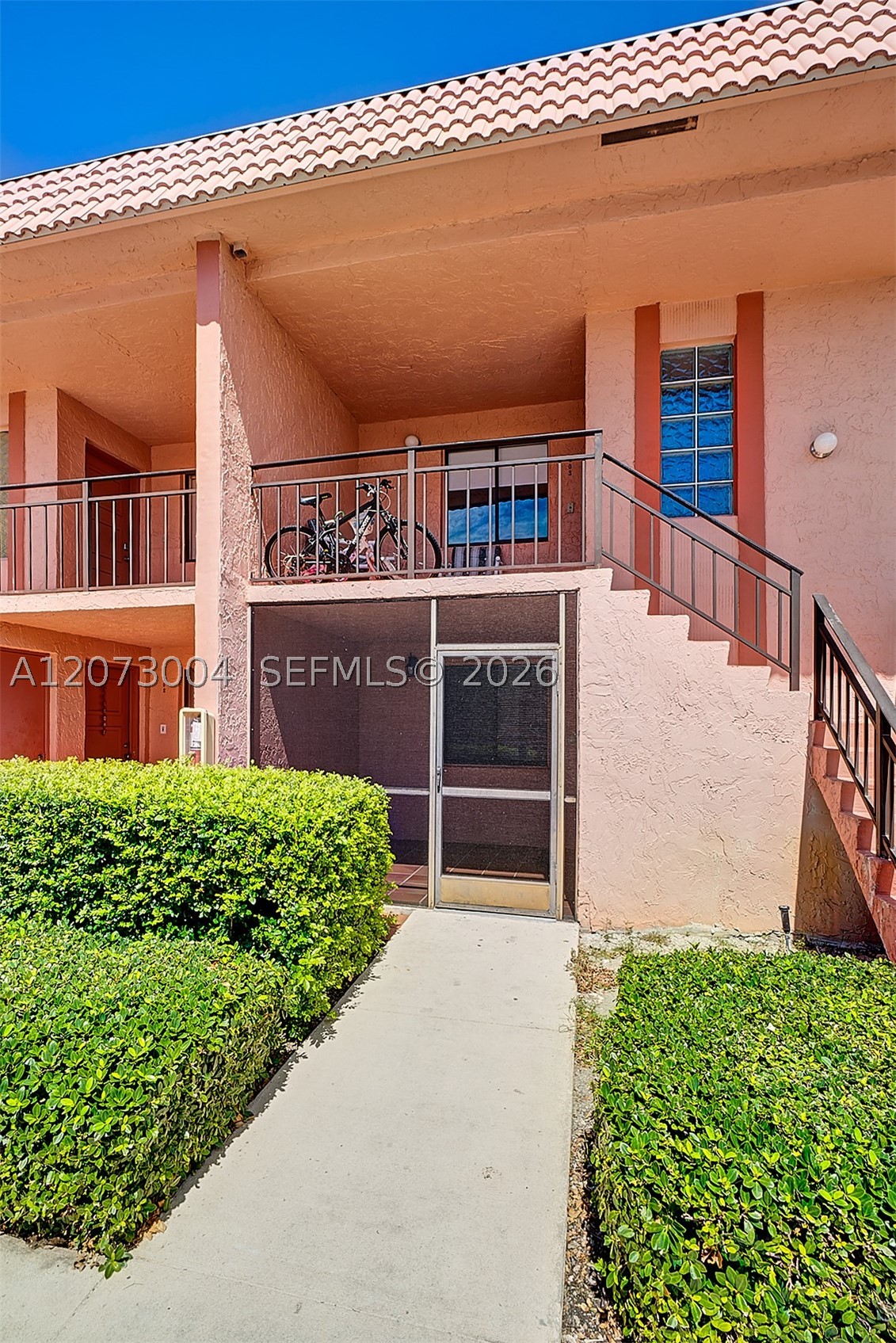 231 Lakeview Drive #103, Weston FL 33326