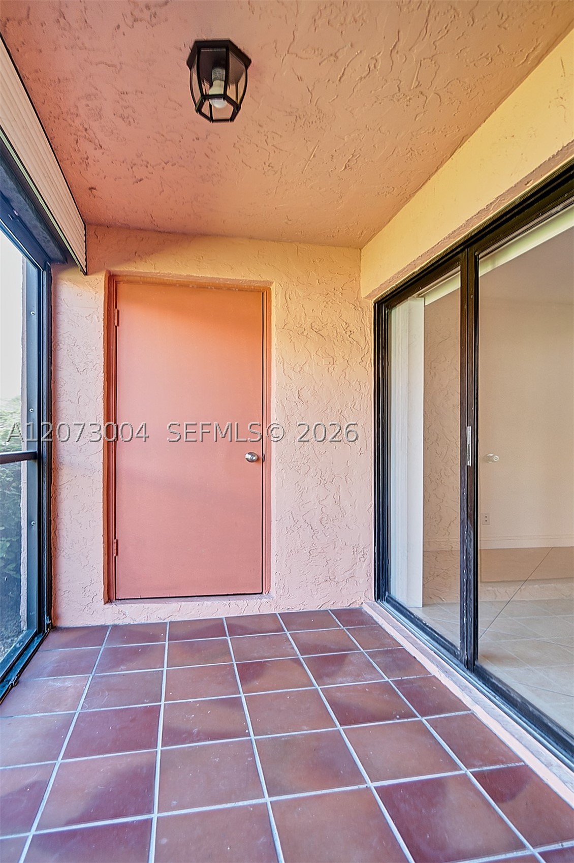 231 Lakeview Drive #103, Weston FL 33326