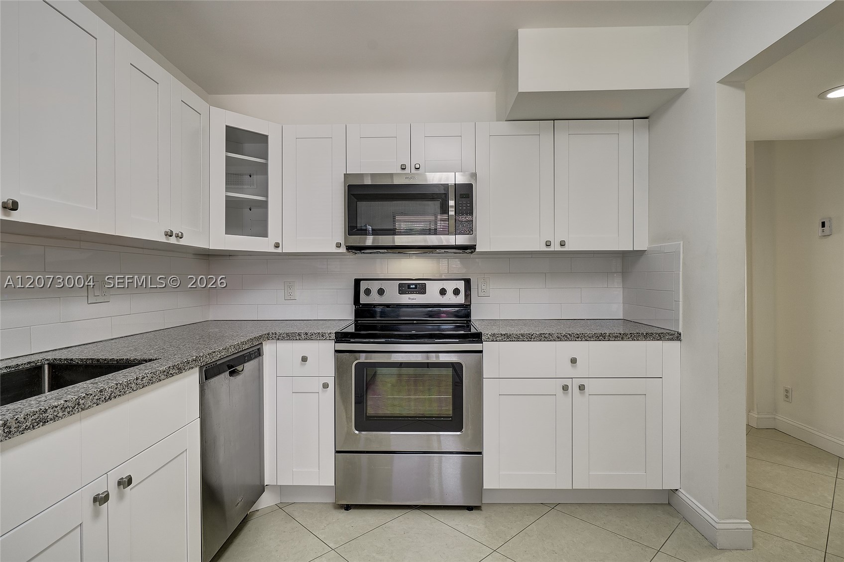 231 Lakeview Drive #103, Weston FL 33326