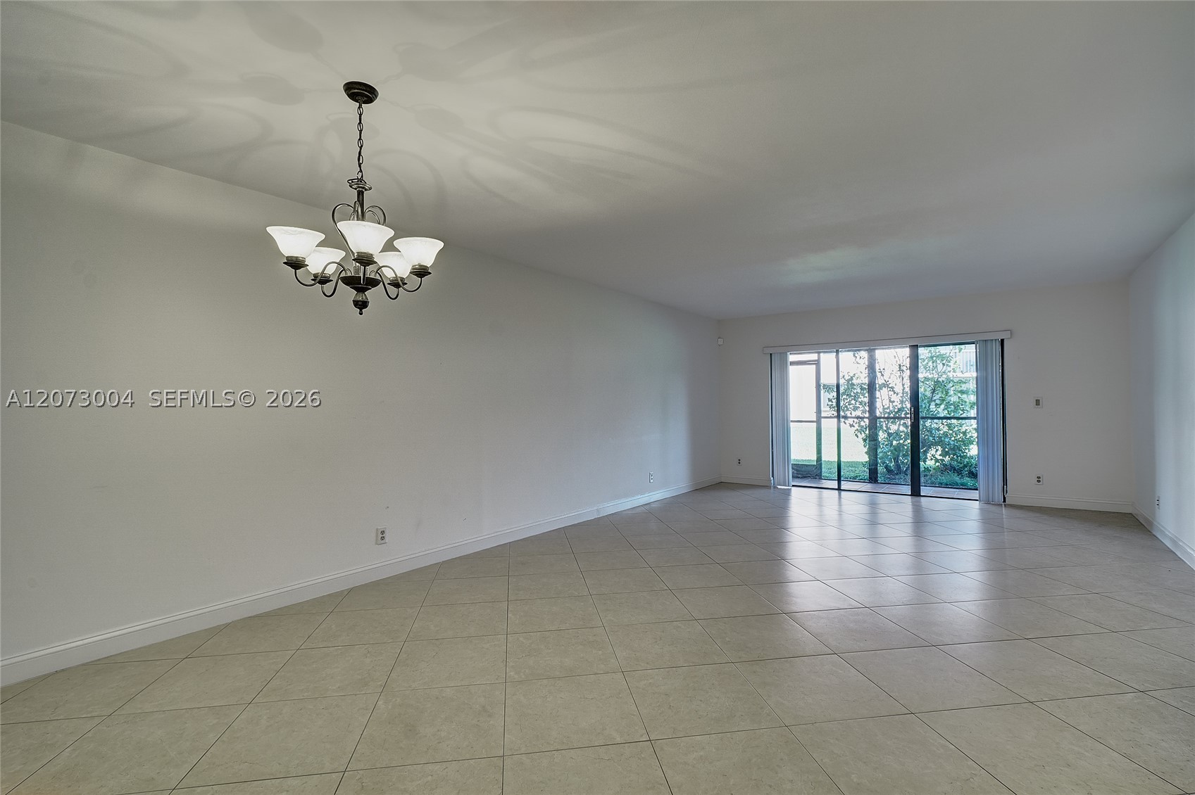 231 Lakeview Drive #103, Weston FL 33326