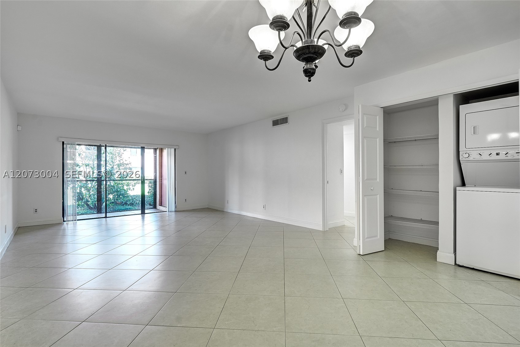231 Lakeview Drive #103, Weston FL 33326