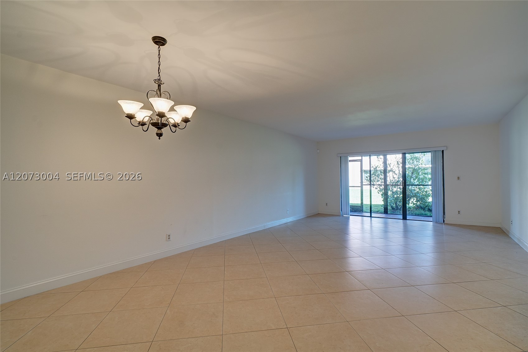 231 Lakeview Drive #103, Weston FL 33326