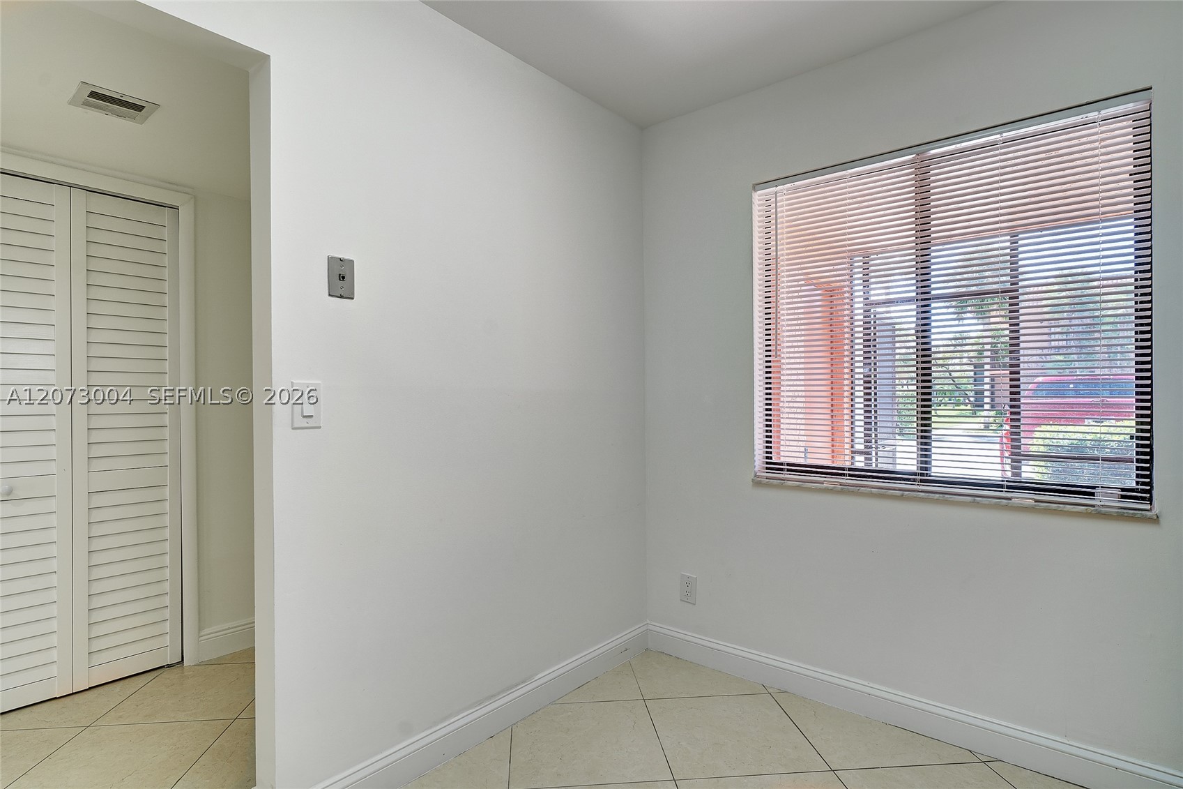 231 Lakeview Drive #103, Weston FL 33326