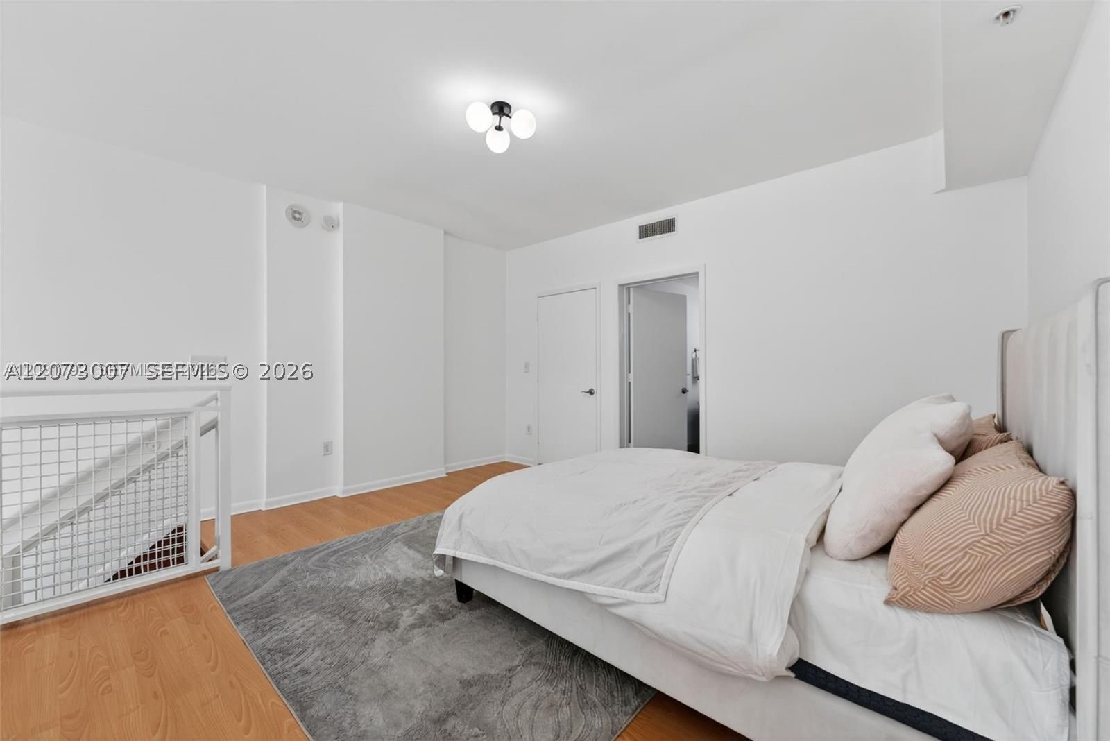 253 NE 2nd St #424, Miami FL 33132
