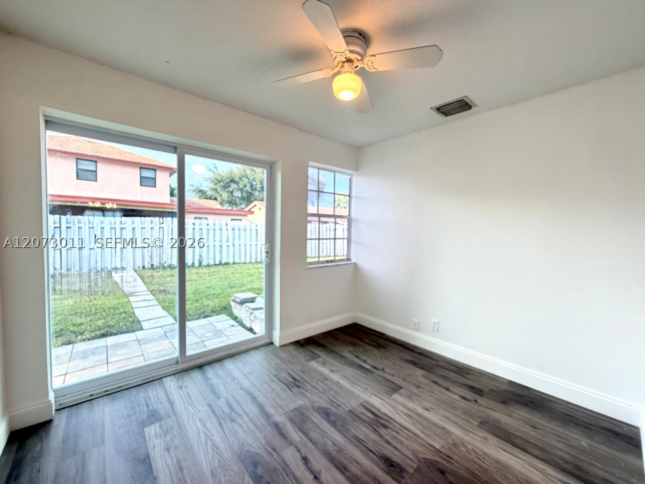 11641 NW 42nd St, Sunrise FL 33323