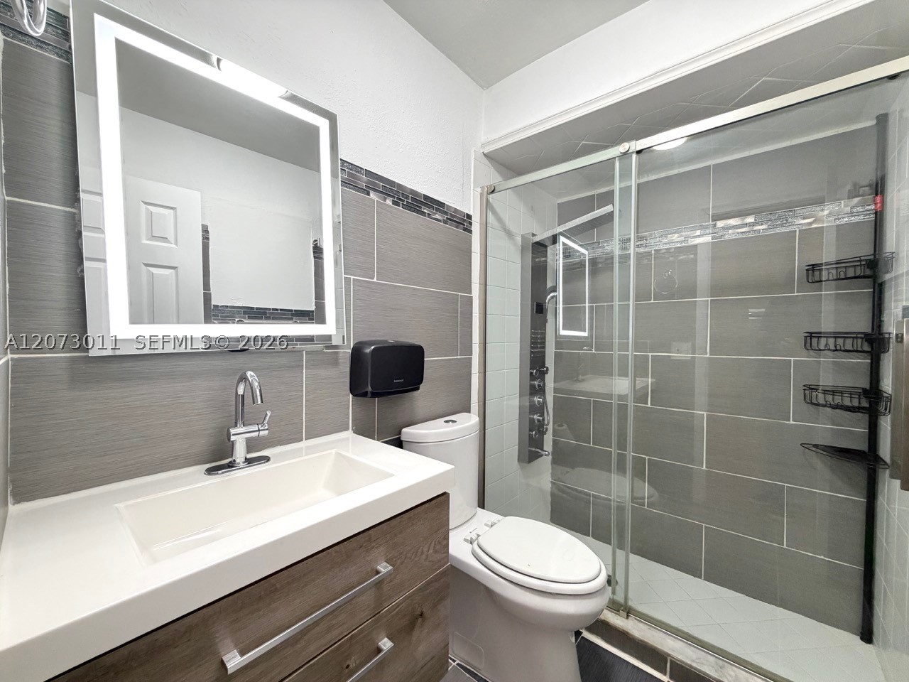 11641 NW 42nd St, Sunrise FL 33323