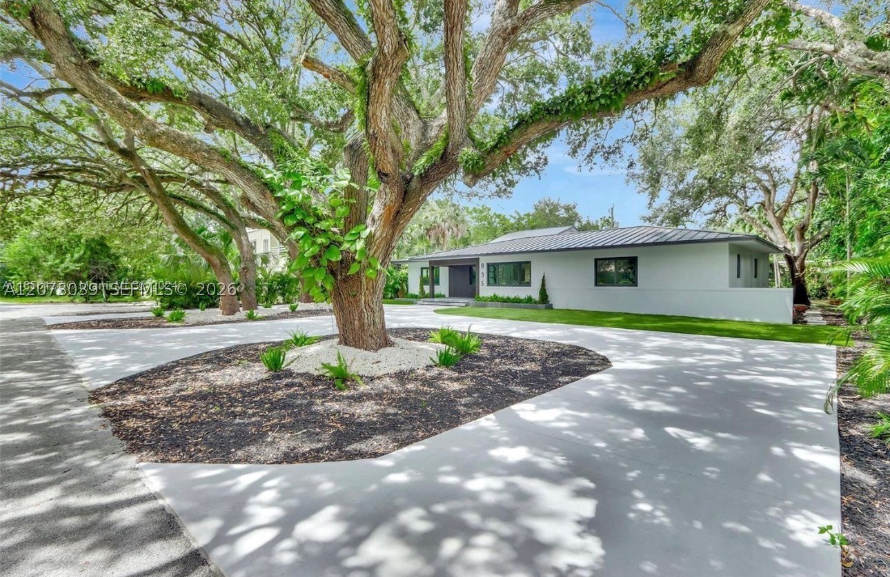 835 NE 120th St, Biscayne Park FL 33161