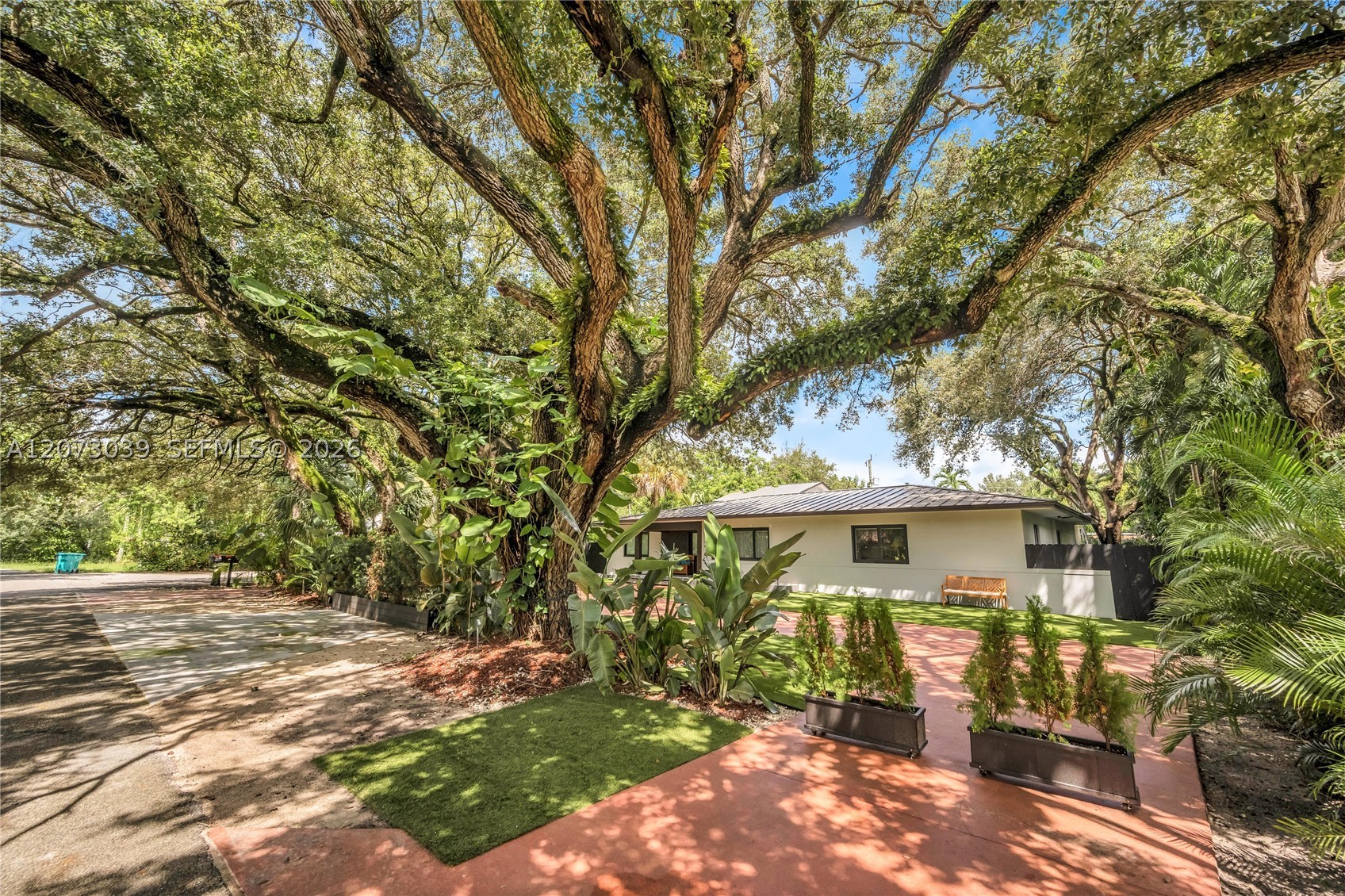 835 NE 120th St, Biscayne Park FL 33161