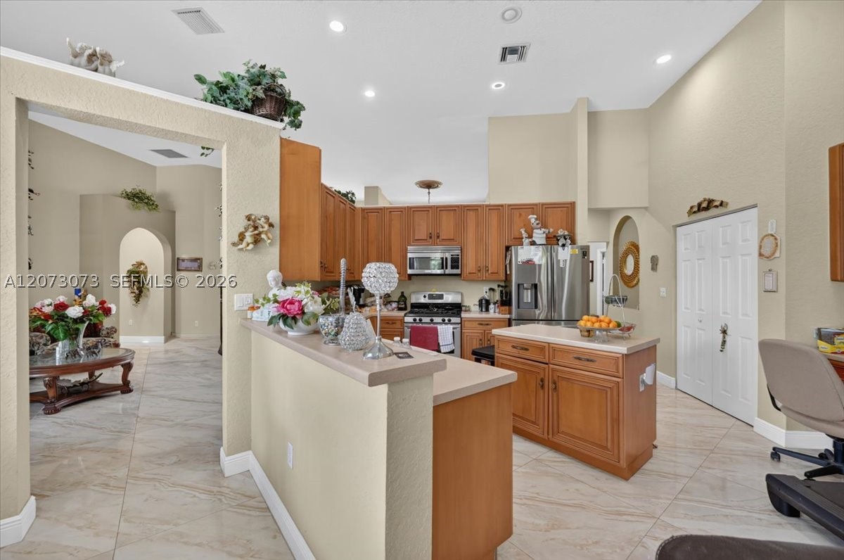 13845 NW 20th St, Pembroke Pines FL 33028