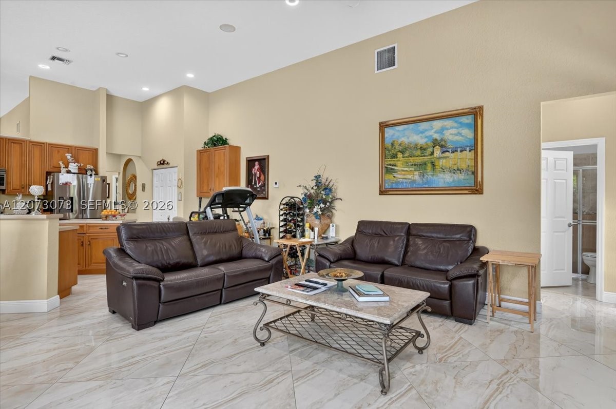 13845 NW 20th St, Pembroke Pines FL 33028