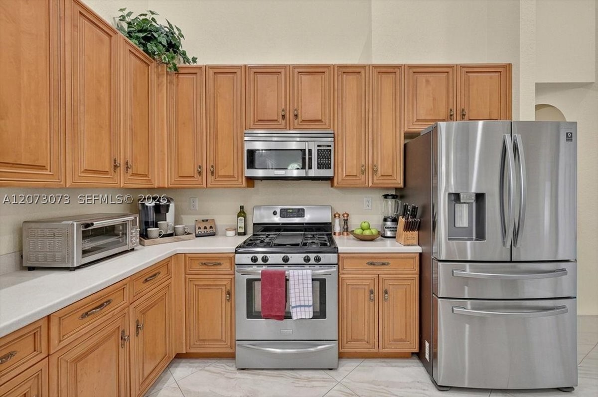 13845 NW 20th St, Pembroke Pines FL 33028