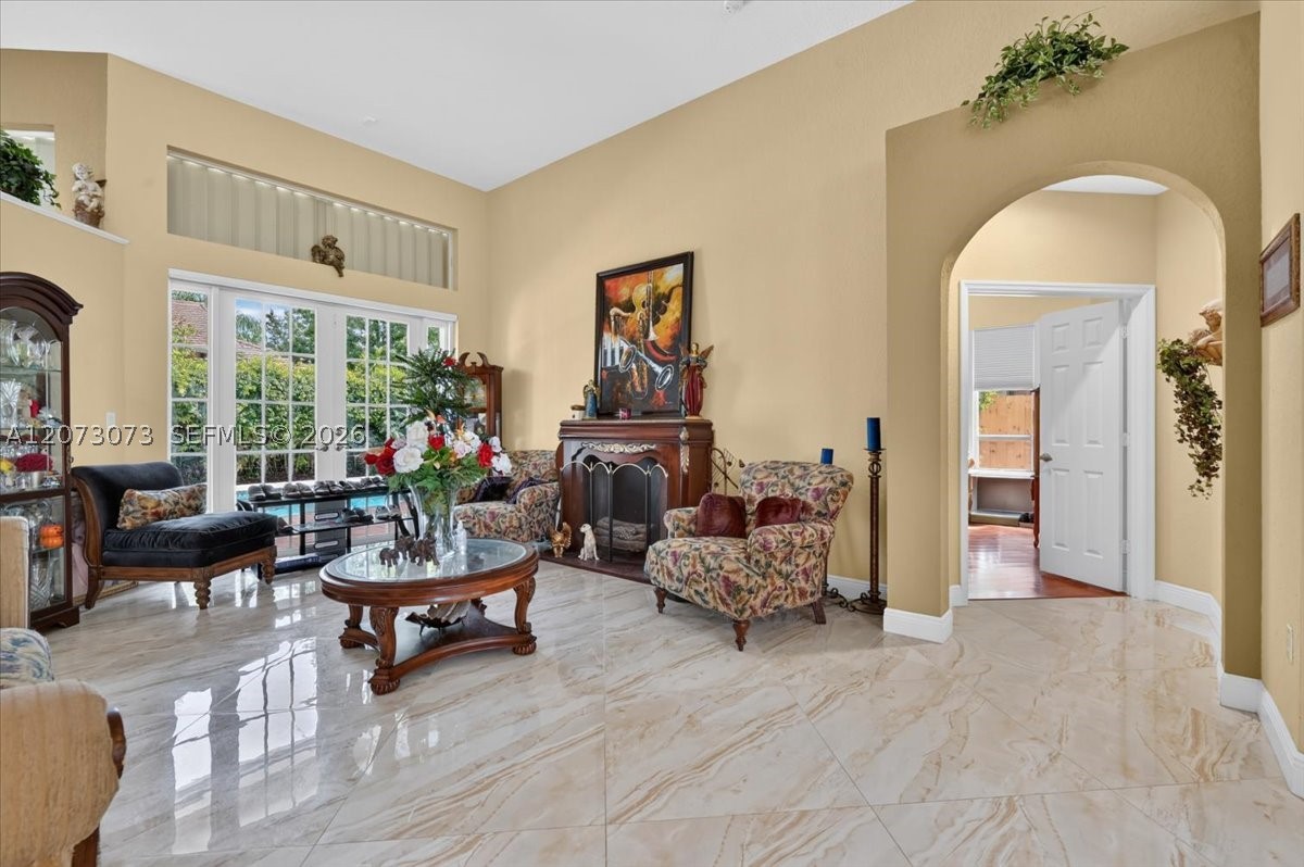 13845 NW 20th St, Pembroke Pines FL 33028