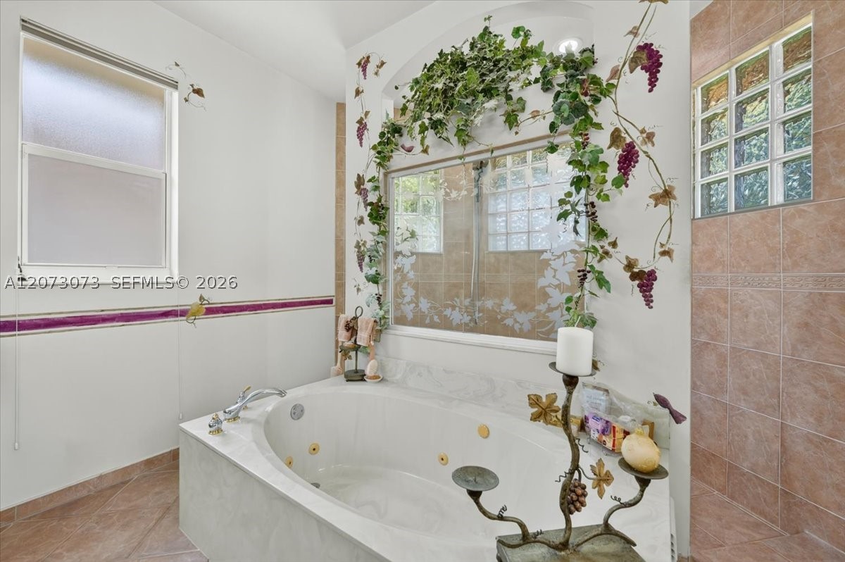 13845 NW 20th St, Pembroke Pines FL 33028