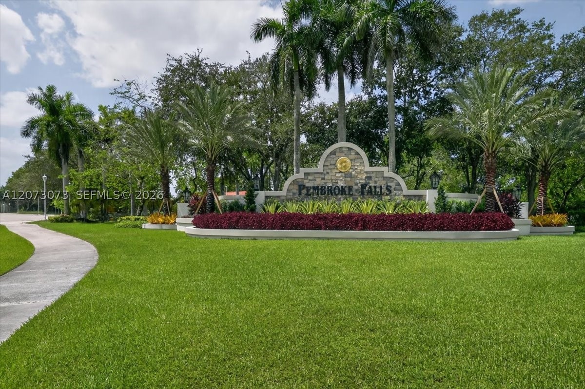 13845 NW 20th St, Pembroke Pines FL 33028