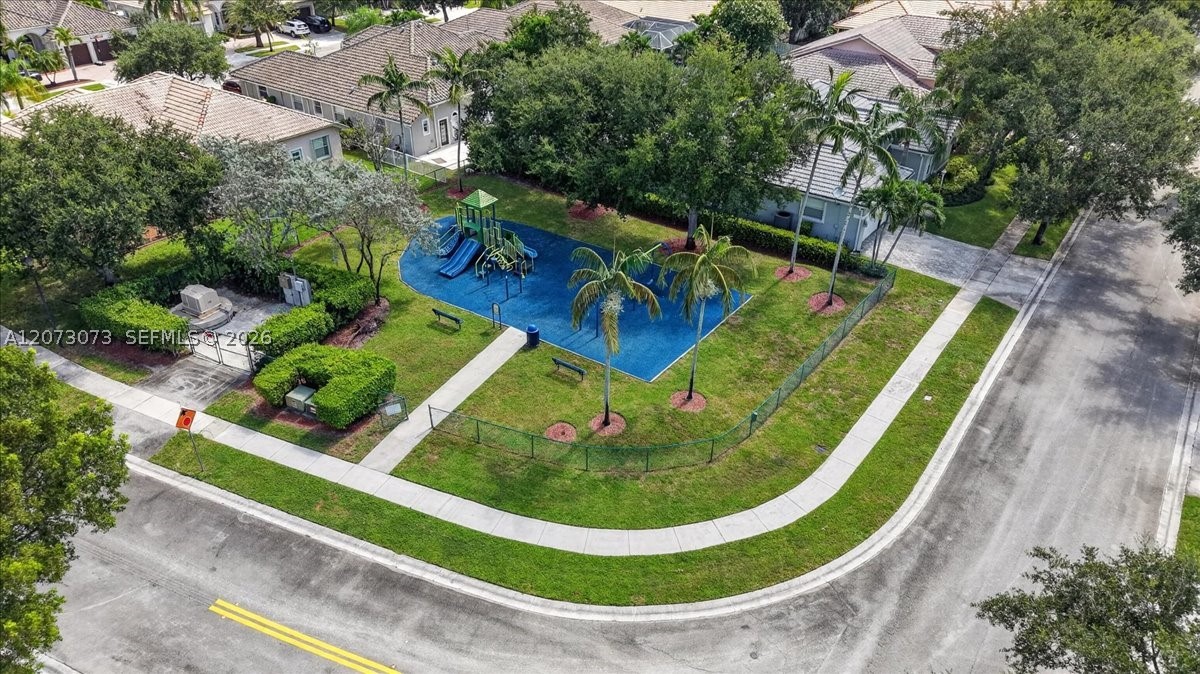 13845 NW 20th St, Pembroke Pines FL 33028