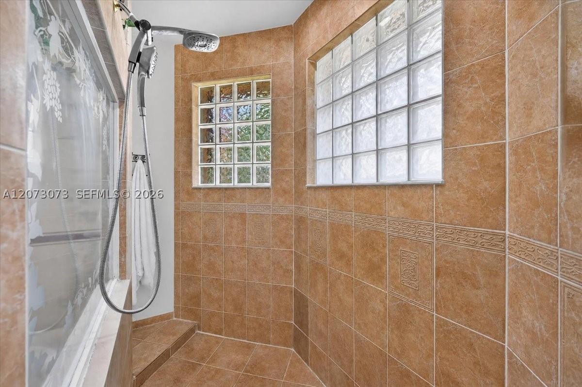 13845 NW 20th St, Pembroke Pines FL 33028