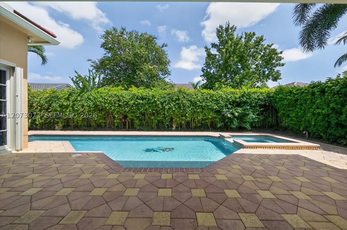 13845 NW 20th St, Pembroke Pines FL 33028