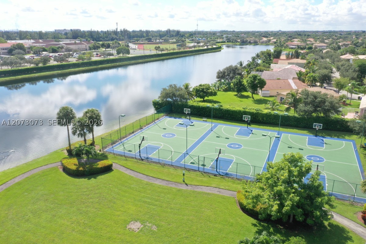 13845 NW 20th St, Pembroke Pines FL 33028