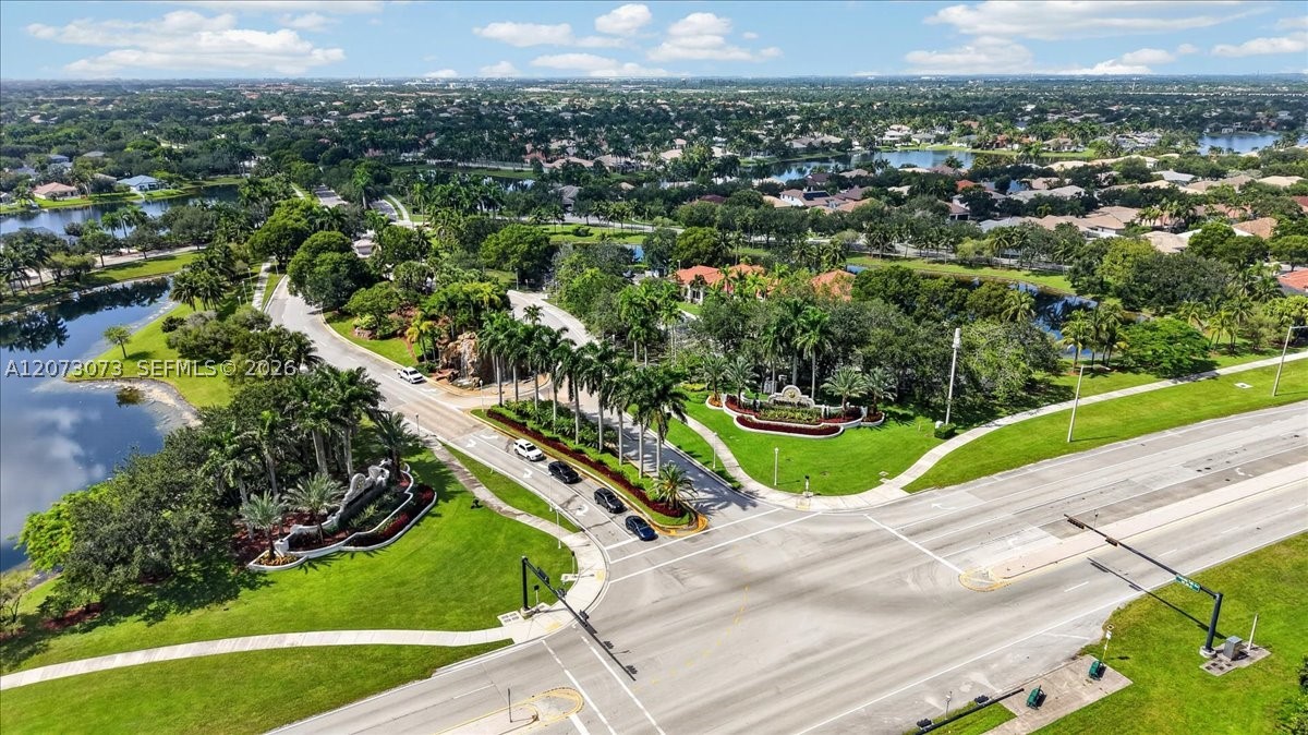 13845 NW 20th St, Pembroke Pines FL 33028