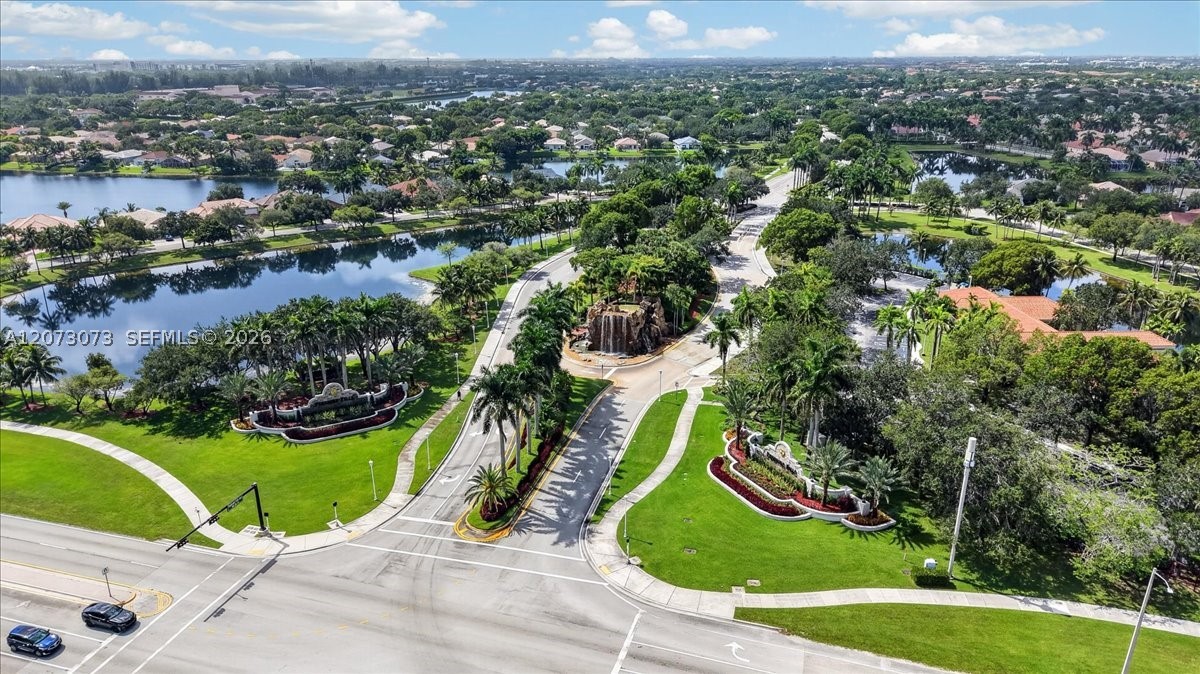 13845 NW 20th St, Pembroke Pines FL 33028