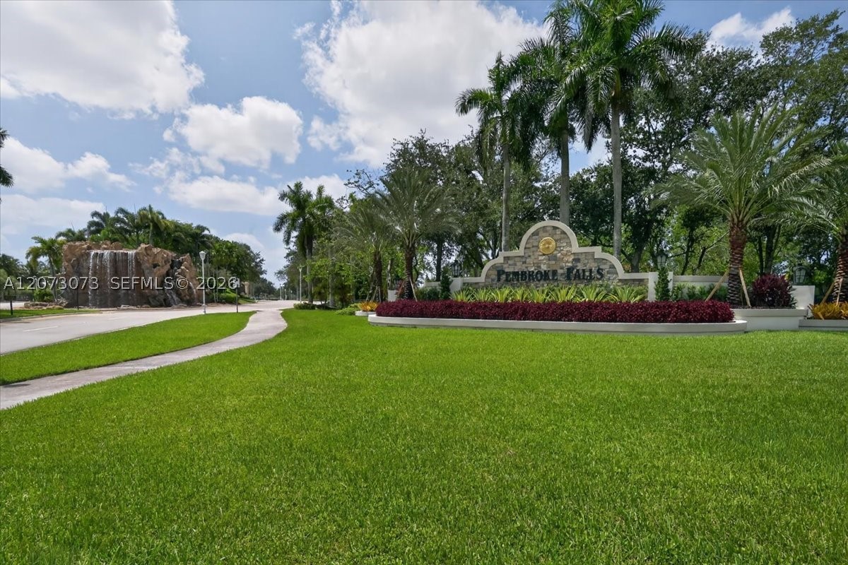13845 NW 20th St, Pembroke Pines FL 33028