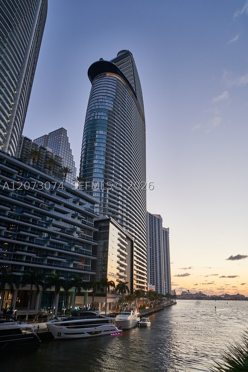 300 Biscayne Boulevard Way #2608W, Miami FL 33131