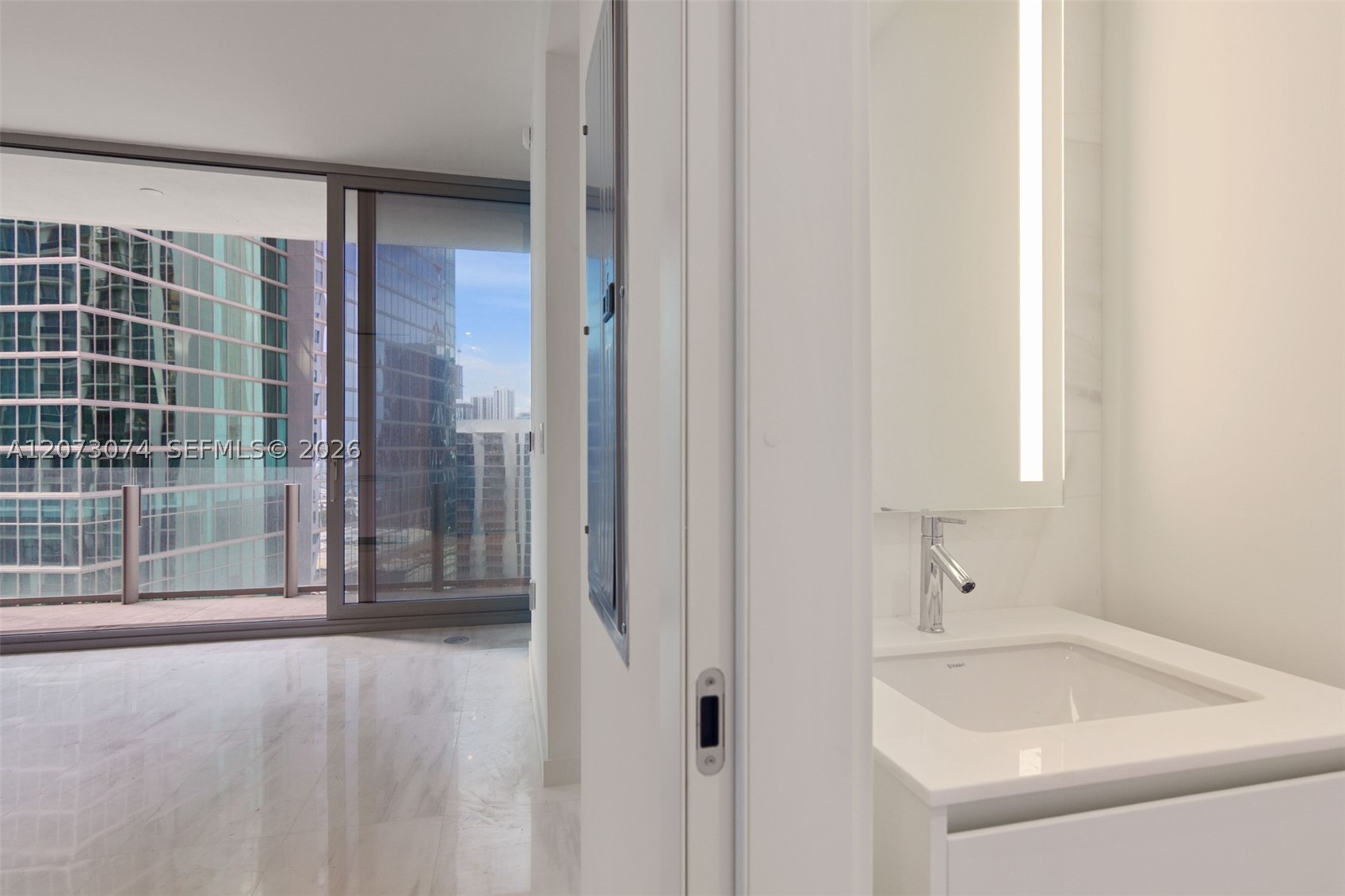 300 Biscayne Boulevard Way #2608W, Miami FL 33131