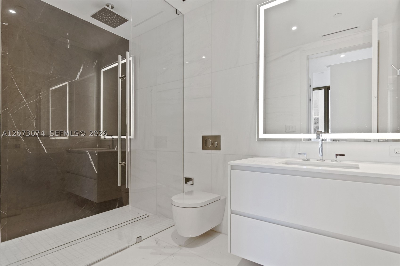 300 Biscayne Boulevard Way #2608W, Miami FL 33131