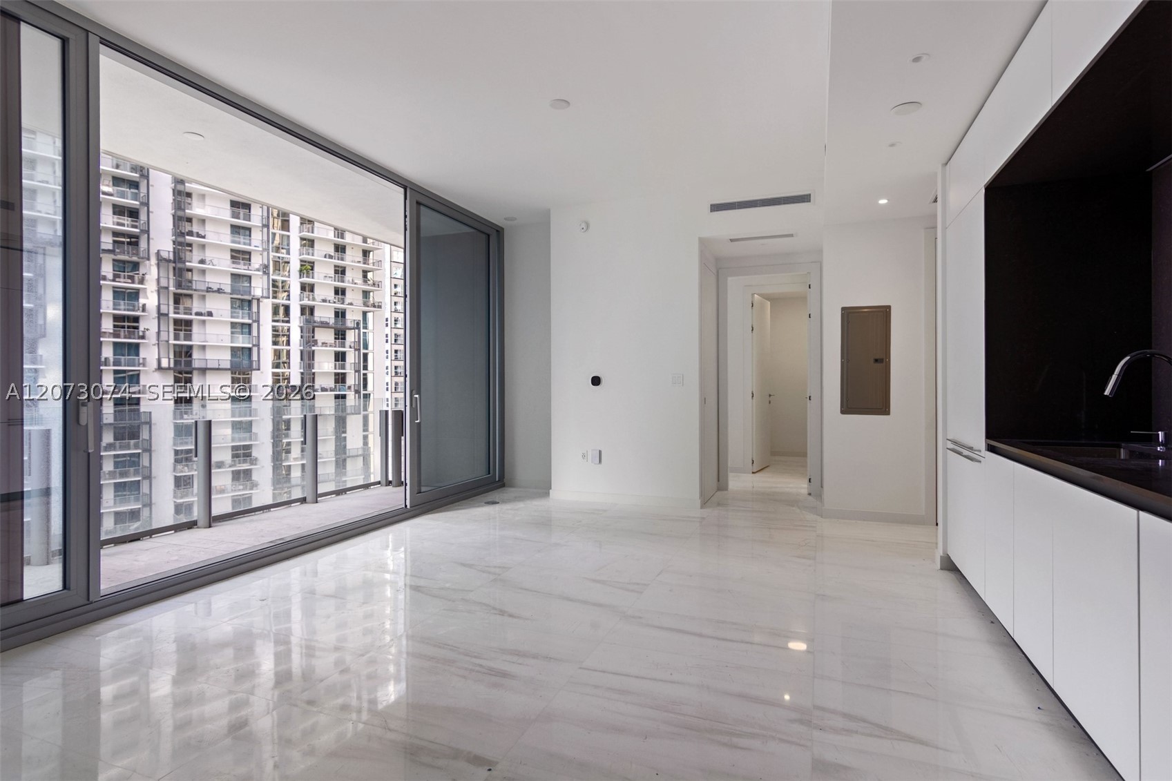 300 Biscayne Boulevard Way #2608W, Miami FL 33131