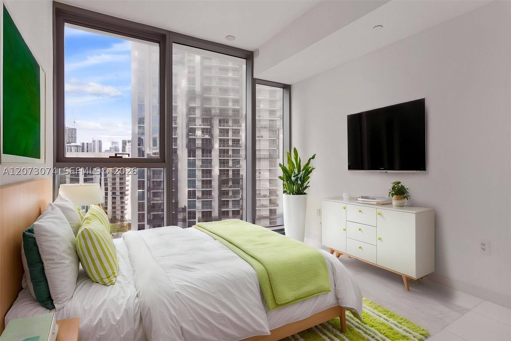 300 Biscayne Boulevard Way #2608W, Miami FL 33131