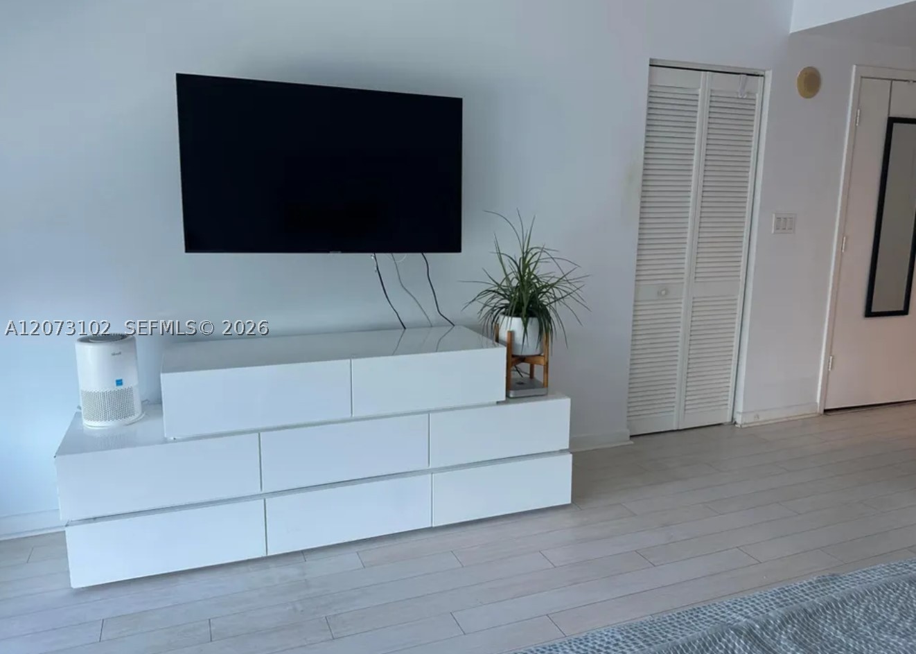 335 S Biscayne Blvd #3706, Miami FL 33131