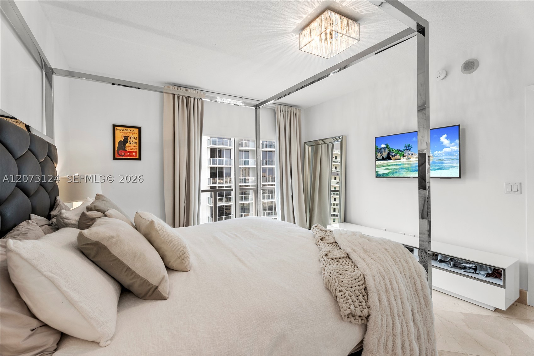 1060 Brickell Ave #2117, Miami FL 33131
