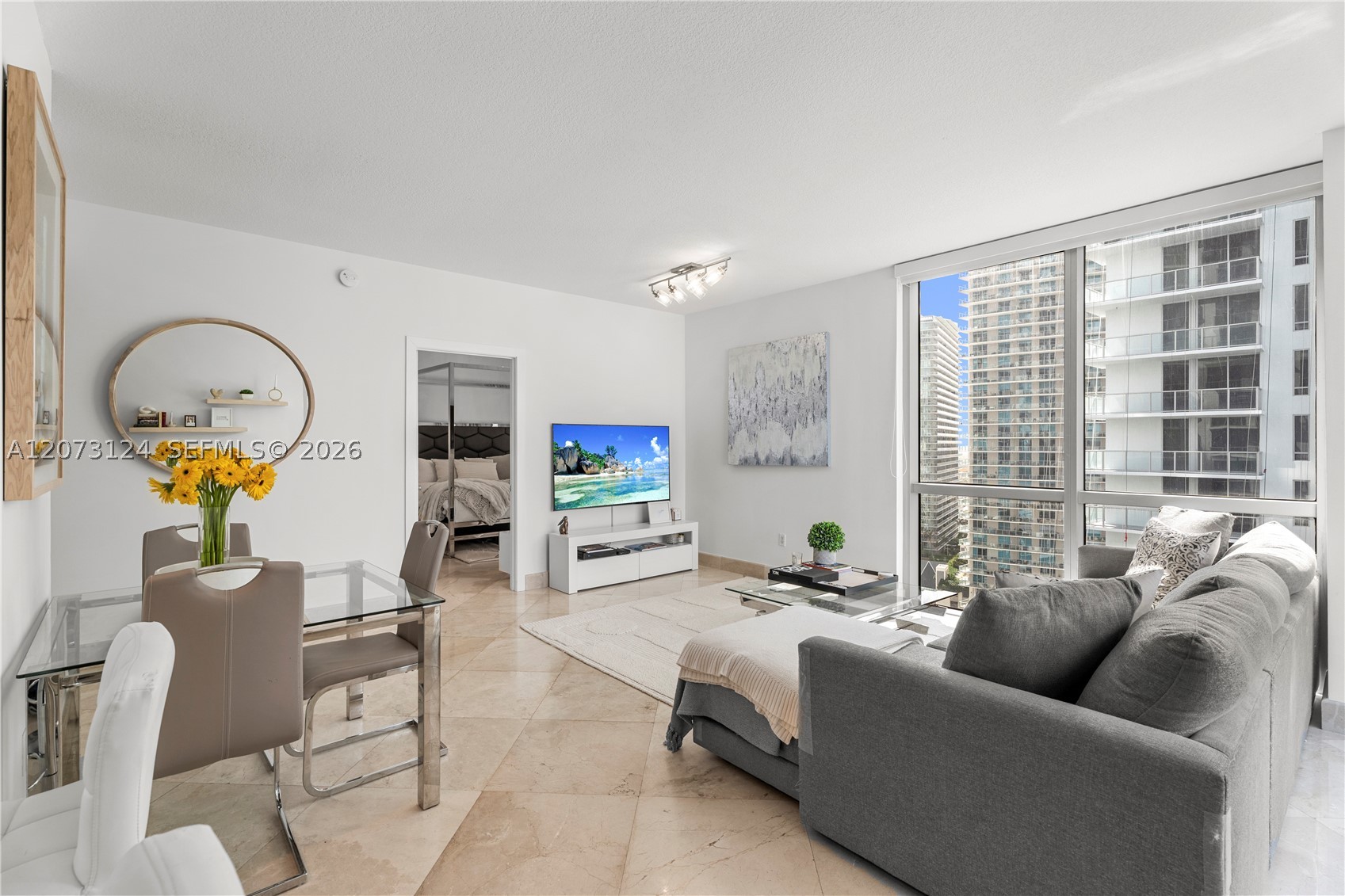 1060 Brickell Ave #2117, Miami FL 33131