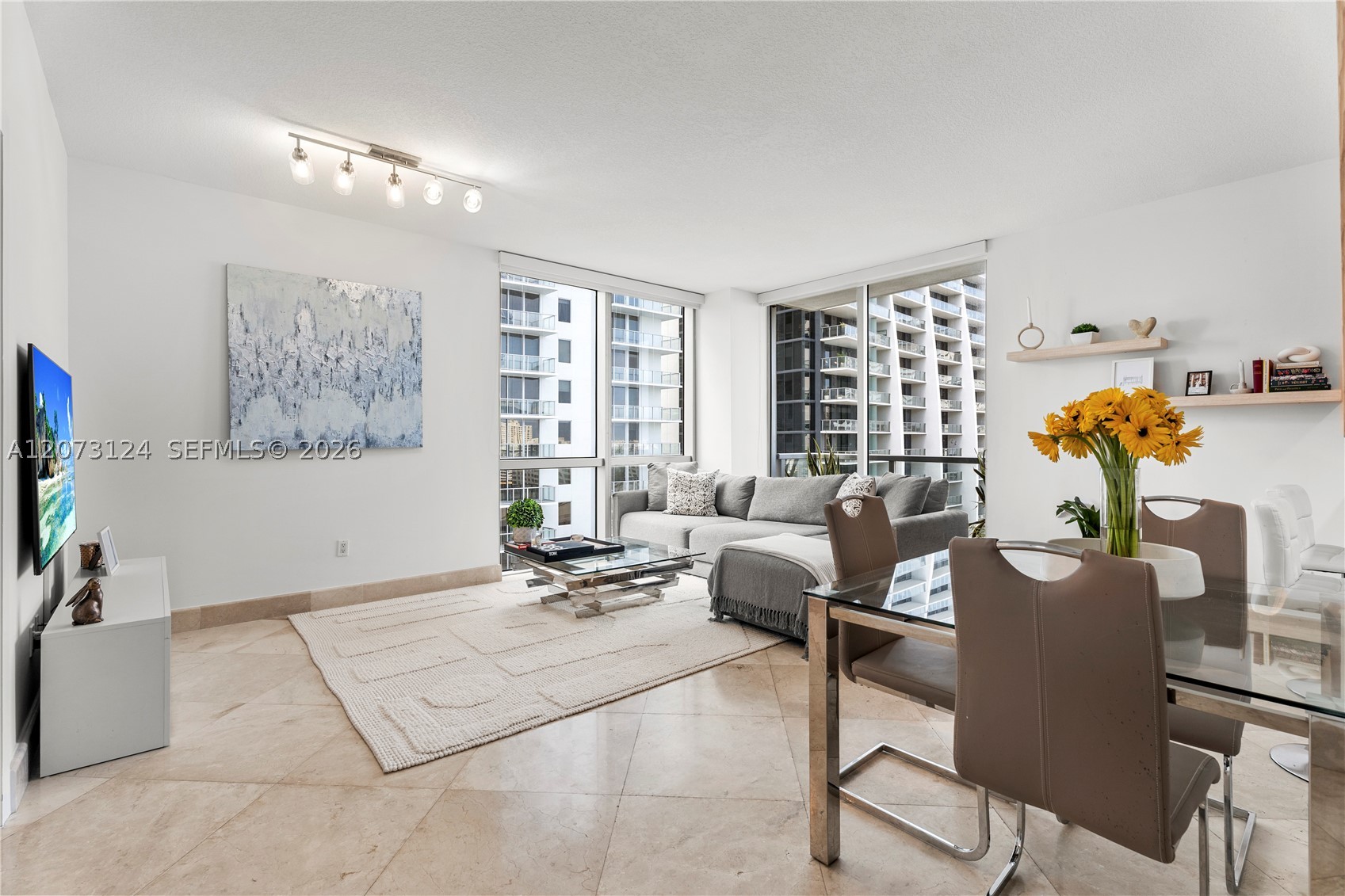 1060 Brickell Ave #2117, Miami FL 33131
