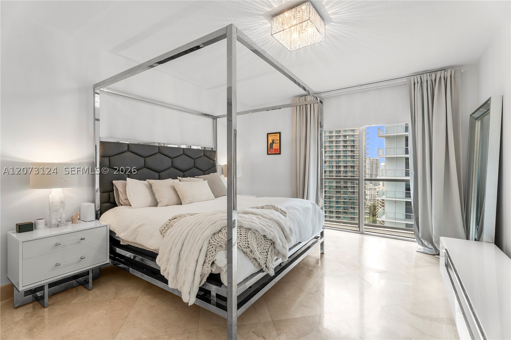 1060 Brickell Ave #2117, Miami FL 33131