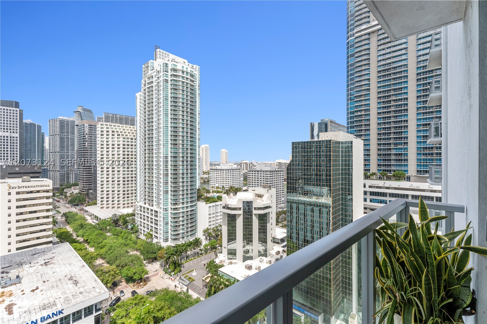 1060 Brickell Ave #2117, Miami FL 33131