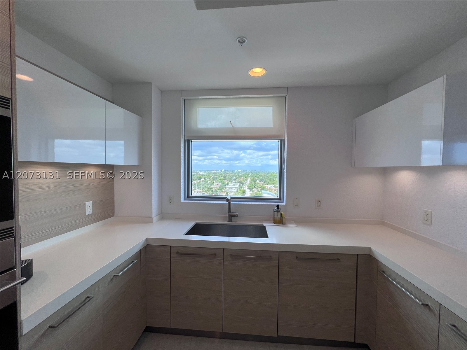17301 Biscayne Blvd #1402, North Miami Beach FL 33160