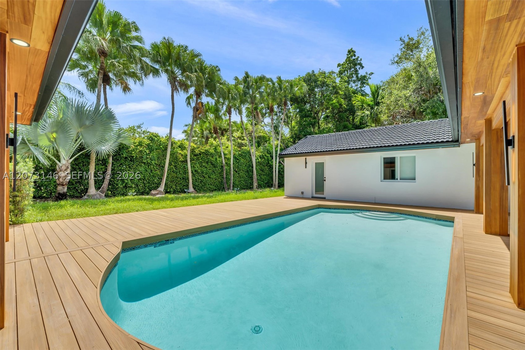 15321 SW 82nd Ave, Palmetto Bay FL 33157