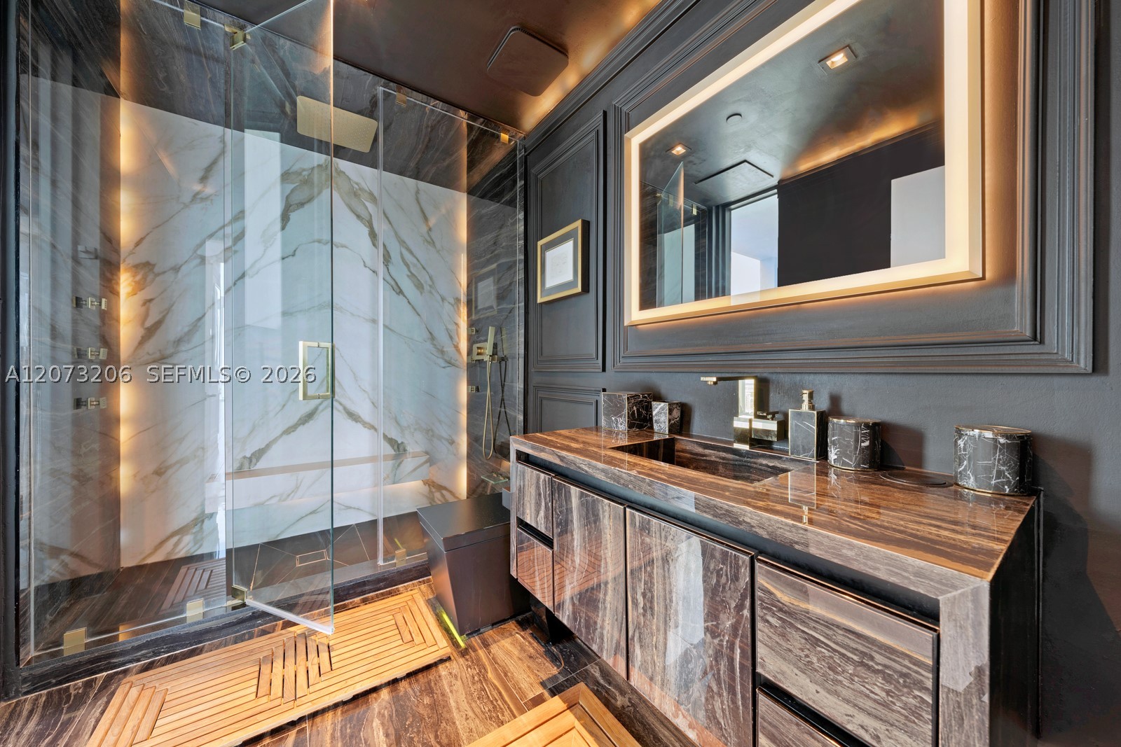 888 Biscayne Blvd #5701, Miami FL 33132