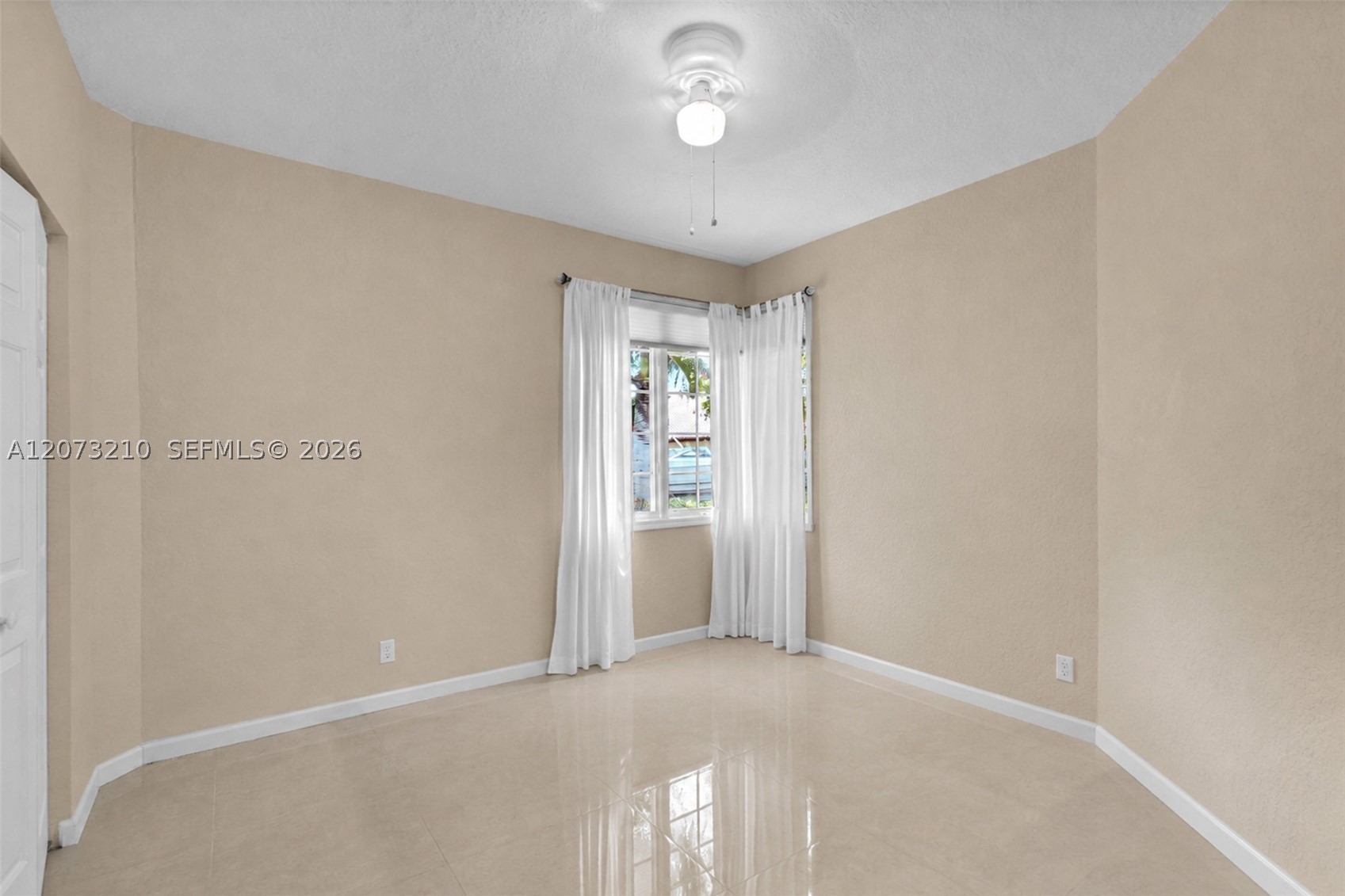 1090 SW 156th Ave, Pembroke Pines FL 33027